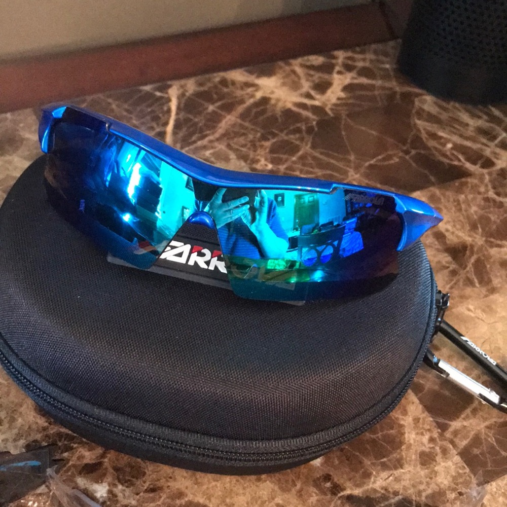 🆕 Polarized Sports sunglasses. - Picture 1 of 6
